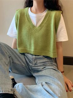 Autumn Sweater, Sweater Vests, Sweater Vest Women, Elegante Casual, Knitted Vest, Easy Trendy Outfits, 가을 패션, Casual Style Outfits, Mode Inspiration