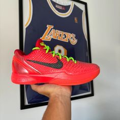 Kobe 6 Reverse Grinch Size 44eu Reverse Grinch, Kobe 6, Nike Red, Men's Nike, Grinch, Nike Men, Nike Shoes, Athletic Shoes, Men's Shoes