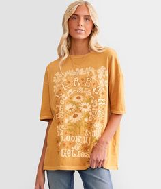 Billabong Dream All Day Oversized T-Shirt - Yellow X-Large, Women's Cosmickhaki Graphic washed t-shirt Bust measures 44 on size small Body length 26 on size small. 100% Cotton. Machine wash cold gentle cycle. Do not bleach. Tumble dry low. Cool iron if needed. Do not dry clean.. Measurements: Bust -Fullest part of bust with arms at sides. Waist -Circumference of natural waist: above belly button below rib cage. Hips -Standing with feet together fullest part of hips. WOMEN'S TOP SIZE CONVERSION C 2024 Graphic Tee Trends, Billabong Aesthetic Outfits, Random Clothes, 9th Grade, Easy Trendy Outfits, Yellow Shirts, Natural Life, Waist Circumference, 2024 Fashion