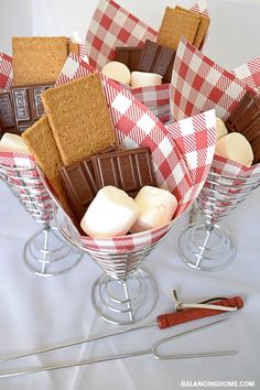 there are many different types of cookies in the bowl