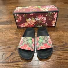 Runs Slightly Small - Fits Size 8.5-9 Comes With Vintage Floral Box! 100% Authentic Floral-Print Gg Canvas Upper Rubber Lining And Sole Padded Insole Made In Italy Gucci Black, Slide Sandals, Vintage Floral, Women's Shoes Sandals, Shoes Sandals, Floral Prints, Gucci, Running, Sandals