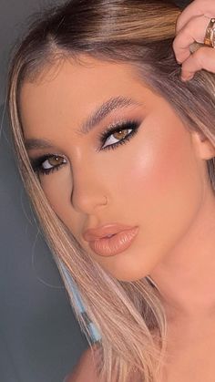 Classy Makeup, Eye Makeup Styles, Matte Makeup, Makijaż Smokey Eye, Makeup Pictures