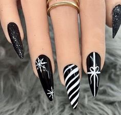 December Nails, Red Christmas Nails, Gothic Nails, Winter Nails Acrylic, Goth Nails, Christmas Nails Acrylic, Xmas Nails, Christmas Nail Designs, Pretty Acrylic Nails