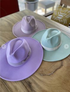 Add some flair to your wardrobe with our Spring Fling Fedora Hat! Available in multiple colors and made from vegan felt, this structured wide brim hat is the perfect accessory for any outfit. It features a matching grosgrain band, a flat and stiff brim, and an adjustable inner drawstring to ensure the perfect fit. With a crown size of 57 cm and a brim of 4 inches, it's a must-have item for any fashion-forward individual! Styling Tip: Add this hat to any outfit to take it up a level! Material Con Fedora Outfit, Fedora Women, Stylish Womens Hats, Dressy Hats, Large Brim Hat, Dope Hats, Black Cowgirl, Women Hats Fashion, Stylish Fall Outfits