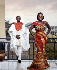 Lob Ideas, Changing Dresses, Kente Dresses, Kente Designs, African Inspired Wedding, Ghanaian Wedding, Couples African Outfits, African Print Pants, Ghana Fashion