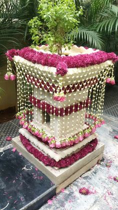 Tulasi Vivah Decoration, Tulsi Pot Decoration Ideas, Mandir Decoration With Flowers, Tulsi Decoration Ideas, Tulsi Puja Decoration, Tulsi Plant Decor, Tulsi Vivah Decoration At Home, Flower Decorations For Home Indian Pooja, Tulsi Pooja Decoration