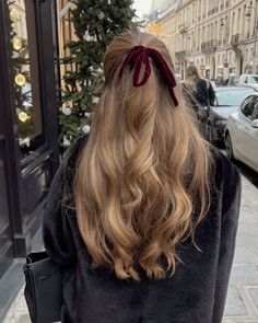 Christmas Hair Aesthetic, Simple Fall Hairstyles, Clean Home Design, People With Round Faces, Blonde Autumn, New Years Outfits, School Clean, Meal Breakfast, Thanksgiving Hair