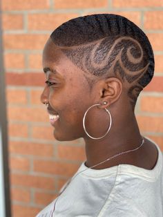 Fade For Women, Undercut Hair Designs, Black Hair Short Cuts, Shaved Side Hairstyles