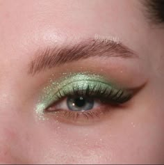 Tinkerbell Makeup, Fairy Eye Makeup, Mekap Mata, Make Up Ideas, Tell Me Why, Painted Faces, Eye Pictures