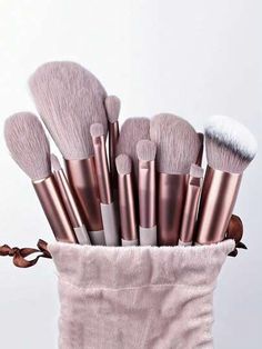 Hypoallergenic Makeup, Make Up Foundation, Complete Makeup, Make Up Tools, Makeup Brushes Set, Makeup Brush Set Professional, Makijaż Smokey Eye, Professional Makeup Brushes, Foundation Makeup