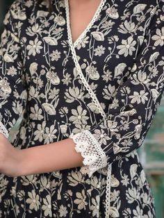 Floral Print Cotton Kurti, Single Piece Dress Indian, V Neck Lace Kurti, Cotton Kurti Designs With Lace, Kurti Neck And Sleeve Designs, Floral Printed Suits Design Indian, V Neck Kurti Design With Lace, Printed Kurti Designs Style Floral, Floral Print Kurti Design