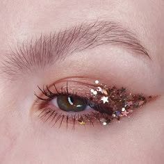 Glitter Face Makeup, Mekap Mata, Festival Glitter, Glitter Face, Smink Inspiration, Glitter Eye Makeup, Glitter Eyes, Eye Makeup Art