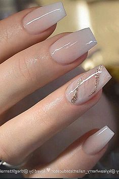 Add a elegant nail look for weddings within your inspo board.# WeddingDayNails# BridalInspiration# NailsOfTheDay Winter Wedding Nails, Nails Coffin Short, Nails Bridal, Acrylic Nails Nude, Gold Acrylic Nails, Nails Bridesmaid, Wedding Nails Glitter, Short Coffin Nails