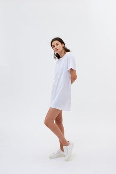 Luxury Fashion Outfits, Basic Dress Pattern, Quality Basics, Deep V Dress, Basic Dress, Egyptian Cotton, Oversized T Shirt