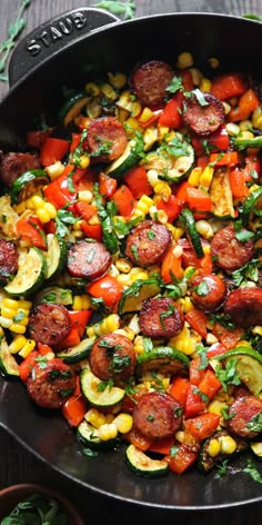 Sausage and Veggies Skillet with Bell Peppers, Zucchini, and Corn Dinners With Peppers, Dinner Recipes With Veggies, Veggie Sausage Recipe, Sausage Bell Pepper Recipes, Dinner Recipes With Bell Peppers, Veggie And Meat Meals, Recipes With Summer Sausage, Summer Dinner For 2, Summer Paleo Dinner Recipes