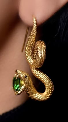 Snake Inspired Jewellery, Gold Snake Accessories, Gold Fantasy Jewelry, Snake Jewelry Aesthetic, Snake Jewelry Necklaces, Slytherin Jewelry, Dreamy Jewelry