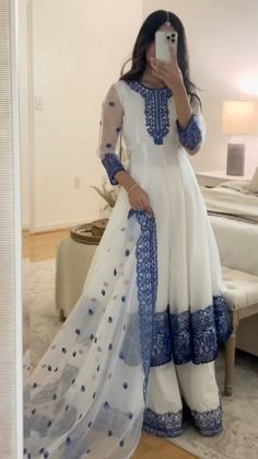 #pakistanifashion #desifashion #indianfashion #india #pakistan Desi Dress, Trendy Outfits Indian, Pani Puri, Desi Wear, Gaun Fashion, Desi Fashion Casual