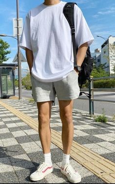 Korean Men Summer Outfit, Trendy Boy Outfits Summer, Minimalist Fashion Men, Trendy Boy Outfits, Mens Summer Outfits, Mens Casual Outfits Summer, Diy Vetement, Mens Trendy Outfits, Street Style Outfits Men