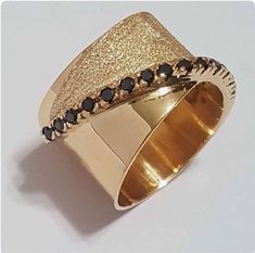 Unusual Wedding, Gold Ring Designs, Fabulous Jewelry, Girly Jewelry, Nice Design, Gold Jewelry Fashion, Exquisite Jewelry, Ring Jewelry, Modern Jewelry