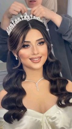 Peinados Para Xv Años, Makeup Tutorials Step By Step, Quinceanera Makeup, Asian Makeup Tutorials, Glam Wedding Makeup, Quince Hairstyles With Crown, Quinceanera Hairstyles, Quince Hairstyles, Cool Makeup Looks