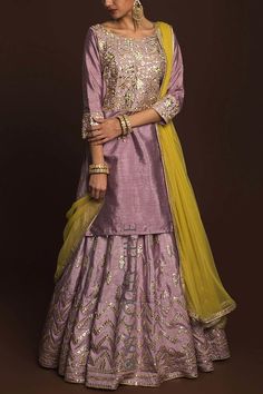 Sarara Dress, Shadi Dresses, Lehnga Dress, Lehenga Wedding, Pakistani Fashion Party Wear, Kurti Designs Party Wear, Designer Lehenga, Indian Bridal Outfits