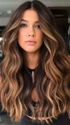 Fall Bronde Balayage Long Hair, Dimensional Brunette Money Piece, Bayalage Brunette Caramel Honey Long Hair, Balayage Ideas For Brunettes, Caramel Balayage Curtain Bangs, Caramel Balayage For Fair Skin, Carmel Highlights On Brown Hair With Curtain Bangs, Honey Balayage Highlights, Caramel Balayage Brunette