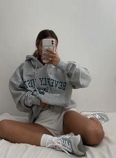 Looks Pinterest, Neue Outfits, Lazy Outfits, Looks Street Style, Sweatshirt Outfit, Cute Comfy Outfits, Summer Fits, Looks Style, Comfy Fits