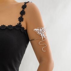 Description:Geometric Carved Butterfly Arm CuffSpecification:Size: 4.3" * 3.3"Weight: 0.7 oz/pcsMaterial: Alloy MetalColor: Gold/SilverFeatures & Details:Butterfly is a symbol of happiness.love.and it can give a person with inspiration.intoxicated and yearning.This butterfly arm cuff is made of high quality alloy metal. It is well polished. hypoallergenic and nickel free. 100% healthy for body and environment.The sparkling beveled edge gives off a chic and modern charisma and will be perfect for adding some bling to your rapper or pimp costume.Electroplate 18k gold silver coating gives it the look of quality - We did quality testings many times to make sure it is in perfect condition to be worn. This handmade gifts for her butterfly arm cuff is suitable for casual. party. prom. bar. dancin Carved Butterfly, Gold Arm Cuff, Symbol Of Happiness, Handmade Gifts For Her, Silver Coat, Arm Cuff, Enamel Bracelet, Beveled Edge, Casual Party