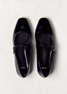 Patent leather effect ballerina - Women | Mango USA Classy Shoes Flats, Classy Flats, Dream Wishlist, Footwear Sandals, Black Ballerina, Red Flats, Womens Ballet Flats, Ballerina Shoes, Heels Boots