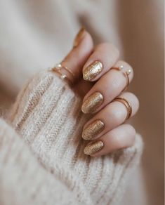 Gold Gel Nails, New Years Nail Designs, New Years Eve Nails, Golden Nails, Gold Nail, Sparkle Nails, New Year's Nails, Prom Nails, Beauty Nail