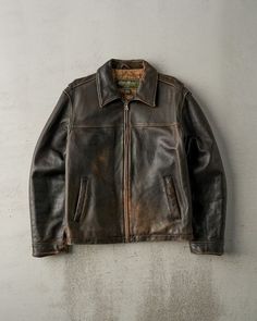 Leather Jacket Style, Man Fashion, Moda Vintage, Brown Leather Jacket, New Song, Mode Inspiration, Dream Clothes, New Wardrobe, Eddie Bauer