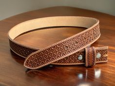 ABOUT THE BELTS: ★ 100% full grain genuine leather. ★ Personalize your belts inside (OPTIONAL).  ★ Belt thickness 1/8" - 3.2 mm  ★ 1-1/2" Wide ★ Snap System for Interchanging Buckles Leather Belts Western, Belts Western, Custom Leather Belts, Handmade Leather Belt, Cowboy Belt, Custom Belt, Western Belt, Western Belts, Suspender Belt