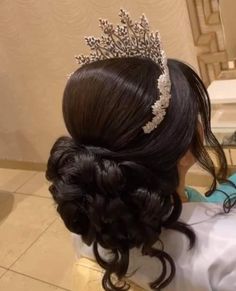 15 Hairstyles Updo, Quiencera Hairstyles Up, Quinceñera Hairstyles For Long Hair, Hairstyles For Quinceanera Bun, Quince Hair Front And Back, Quinceanera Hairstyles High Ponytail, Bride Made Hairstyles, 15 Hair Quinceanera Up, Cinderella Hairstyle Quinceanera