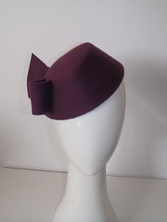 Wine in Berkeley Square.  Dark wine purple / aubergine wool felt 1940s pillbox… Korean Suit, 1920s Hat, Wine Purple, Happy Hat, Purple Hat, Royal Hats, Boogie Woogie