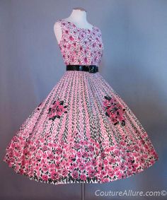 Vintage 50s Dress, Vintage Border, 50's Fashion, Rose Skirt, Vintage Dresses 50s, Full Skirt Dress, Fashion 1950s, Vintage 1950s Dresses, Sun Dresses