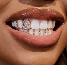 Wedding Grills Teeth, Butterfly Grills, Female Grills Teeth Gold, Black Women Grillz, Female Grills, Grillz For Females, Teeth Jewels, Tatuaje Studio Ghibli