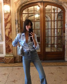 15 Fabulously Stylish French Women To Follow for Inspiration on Instagram - Hello Bombshell! Leia Sfez, Minimalist Capsule Wardrobe, Influencers Fashion, French Women, Street Style Chic