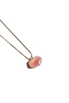 Cloud — Pink agate pendant necklace Cloud Pink, Slice Of Heaven, Pink Cloud, Agate Pendant Necklace, Chic Necklace, Pink Agate, Pink Clouds, Jade Stone, Chain Gold