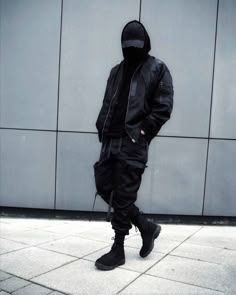 Black Rave Outfits Men, All Black Techwear, Techwear Outfits Men, Cropped Hoodie Outfit Men, Mens Techwear Fashion, Tech Wear Outfit, Techwear Men Outfit, Jacket Outfits Men, Hood Outfits