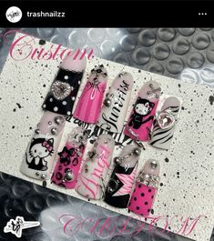 Alt Nails Acrylics, Draculaura Nails, Pink Duck Nails, Monster High Nails, Alt Nails, Nails Hello Kitty, Pink Duck, Monster High Draculaura, Hello Kitty Black