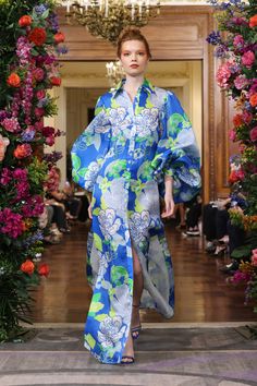 Fashion Trend Pattern, Print Design Trends, Fashion Runway Show, Frock Fashion, Dress With Corset, Style Guru, Spring Summer Dress