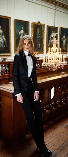 The evening tuxedo reimagined for the modern woman, presented at the Ralph Lauren event at Althorp Dandy Look, Woman In Suit, Androgynous Fashion, Tuxedo Suit, Tuxedo Jacket, Suit Fashion, Wedding Suits