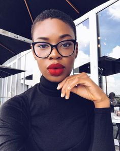 Holiday Hairstyles, Wearing Glasses, Natural Beauty Tips, Short Natural Hair Styles, Red Lipstick, African Hairstyles, Afro Hairstyles