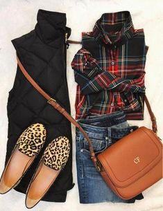 Black Puffer Vest Outfit, Duck Boats, Vest Outfits For Women, Loafers Outfit, Vest Outfits, Down Vest, Fall Fashion Outfits, Puffer Vest