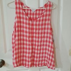 Nwot Lightweight And Cool Feel Red Sleeveless Top For Picnic, Casual Gingham Tops For Beach, Red Summer Tops For Picnic, Casual Summer Tops For Picnic, Casual Summer Plaid Tops, Casual Plaid Summer Tops, Casual Red Top For Picnic, Spring Casual Tops For Picnic, White Summer Tops For Picnic