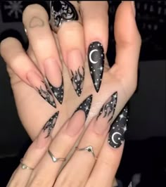 Desain Salon Kuku, Nude Baddie Nails, Ongles Goth, Holloween Nails, Witch Nails, Witchy Nails, Art Designs Ideas, Halloween Acrylic Nails, September Nails