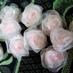 Flores De Organza Para Aplicar Em Roupas  Fazer Arranjo Para O Cabelo Decorar E E Etc. ***Preço Refere Se A Unidade. **Medidas Aproximadas. ***Faço Em Outras Cores E Tamanhos. * ***Consulte Vendedor Para Saber Quais Cores Estão Disponíveis.