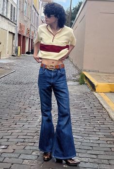 Men Bell Bottoms Outfit, Bell Bottom Jeans Outfit 70s Men, 70s Bell Bottoms Men, Bell Bottom Jeans 70s Vintage, 70s Fashion Men, 70s Mens Fashion, Bell Bottom Jeans Outfit