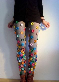 Pola Top, Button Pants, Stylish Socks, Diy Buttons, Crazy Socks, Button Art, Button Crafts, Diy Fashion, Diy Clothes