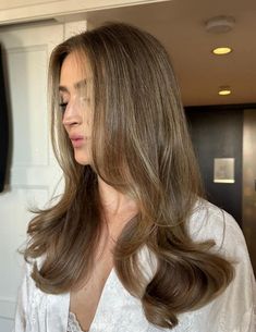 Light Brown Hair Styles, Light Brown Hair Shades, Allana Davison, Brown Hair Styles, Light Brown Hair Color, Light Brunette Hair, Beige Hair, Korean Hair Color